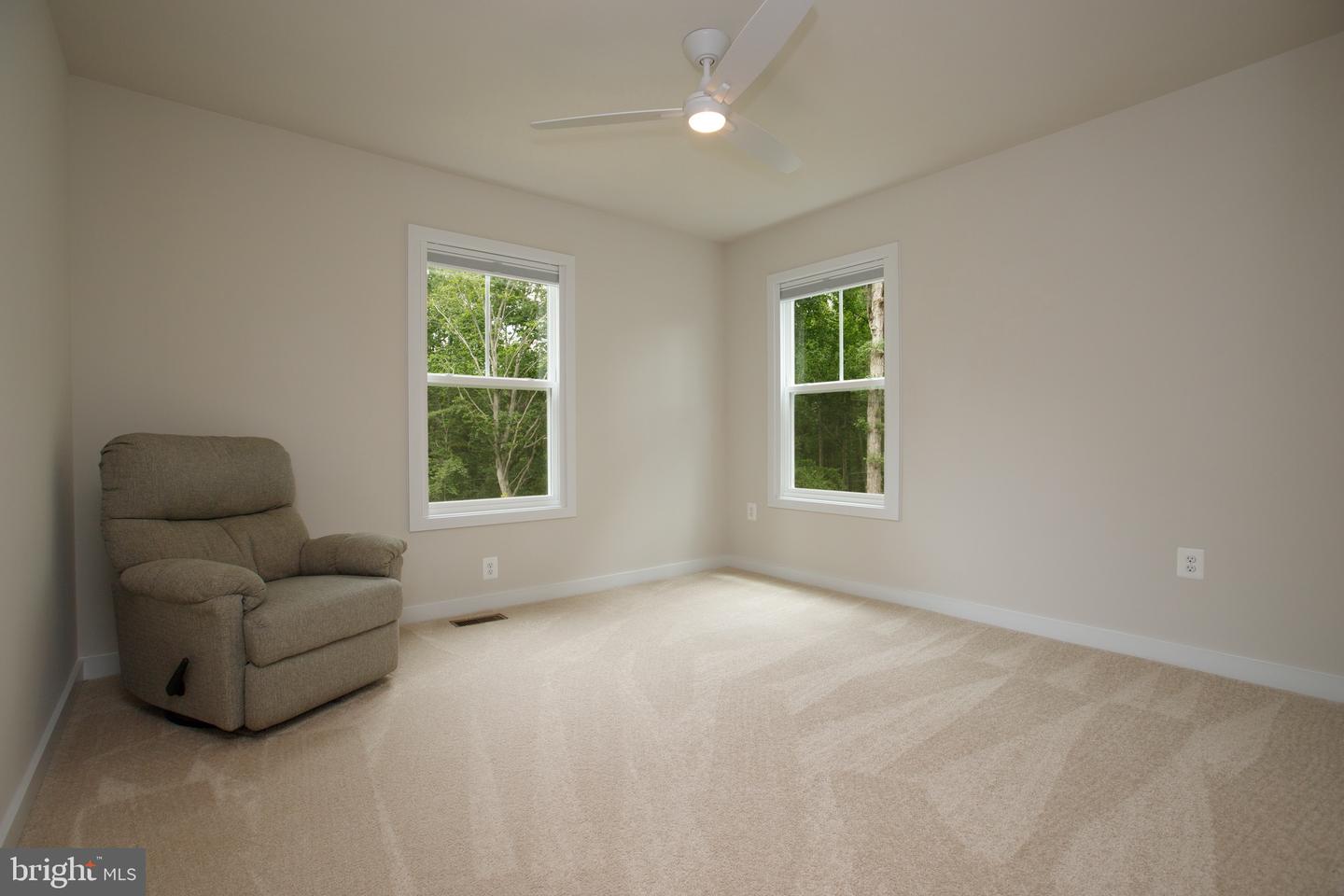 85 Hopewell Dr