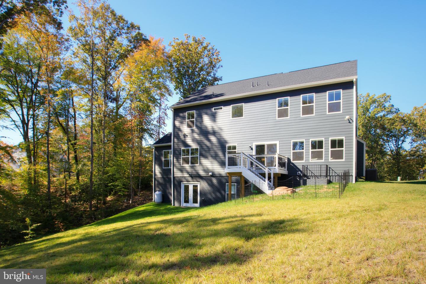 85 Hopewell Dr