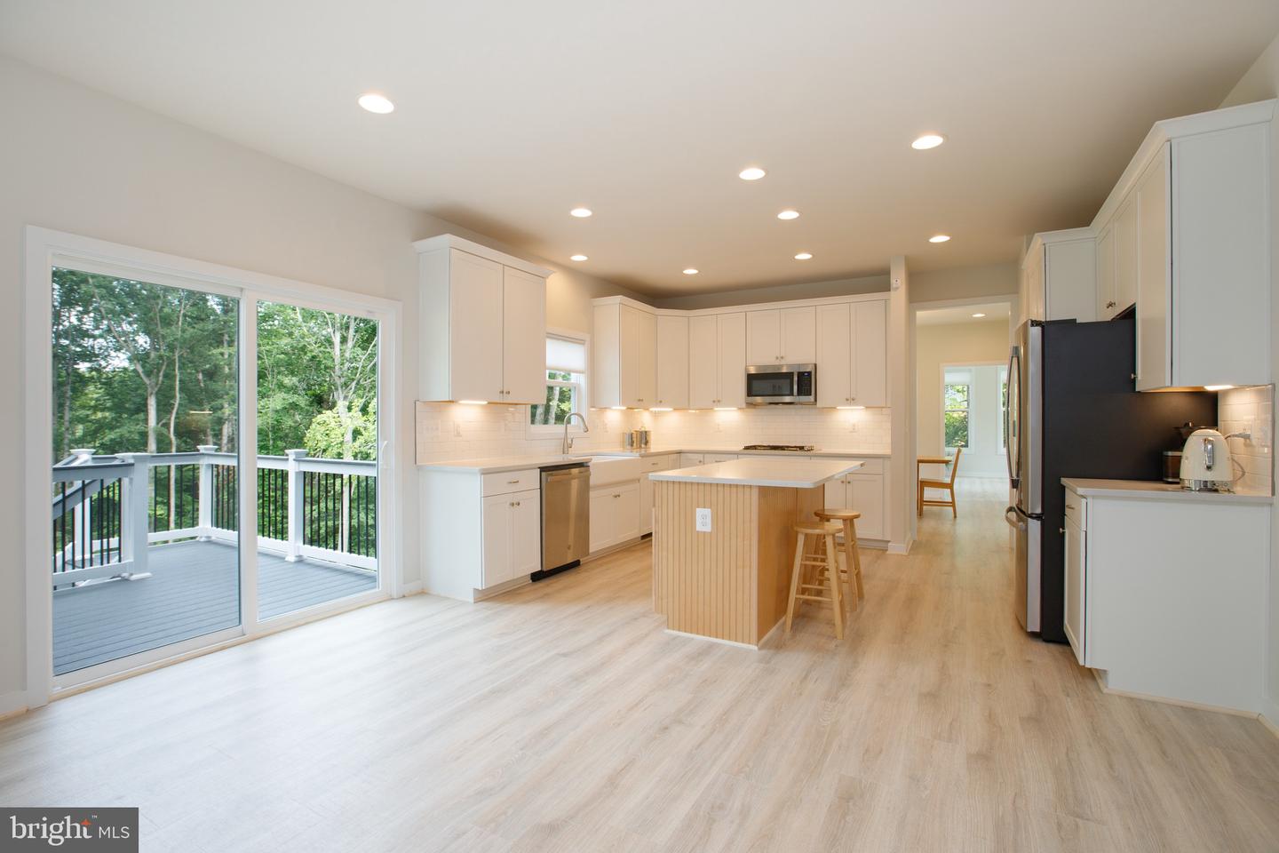 85 Hopewell Dr