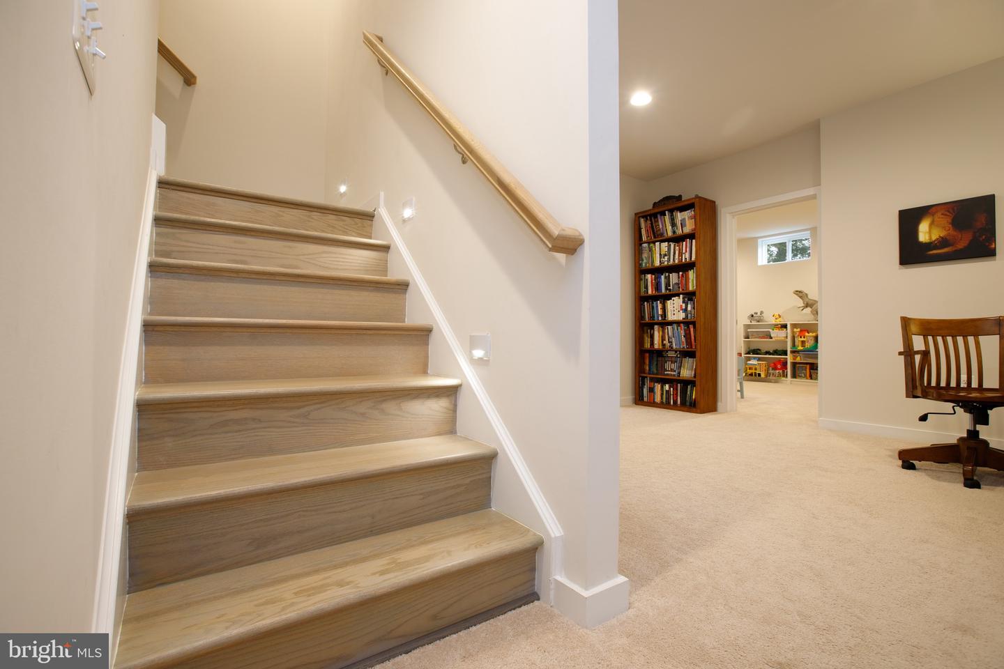 85 Hopewell Dr