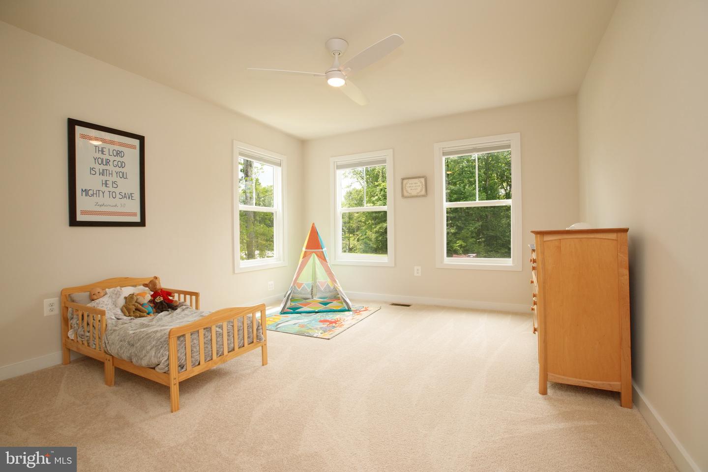 85 Hopewell Dr