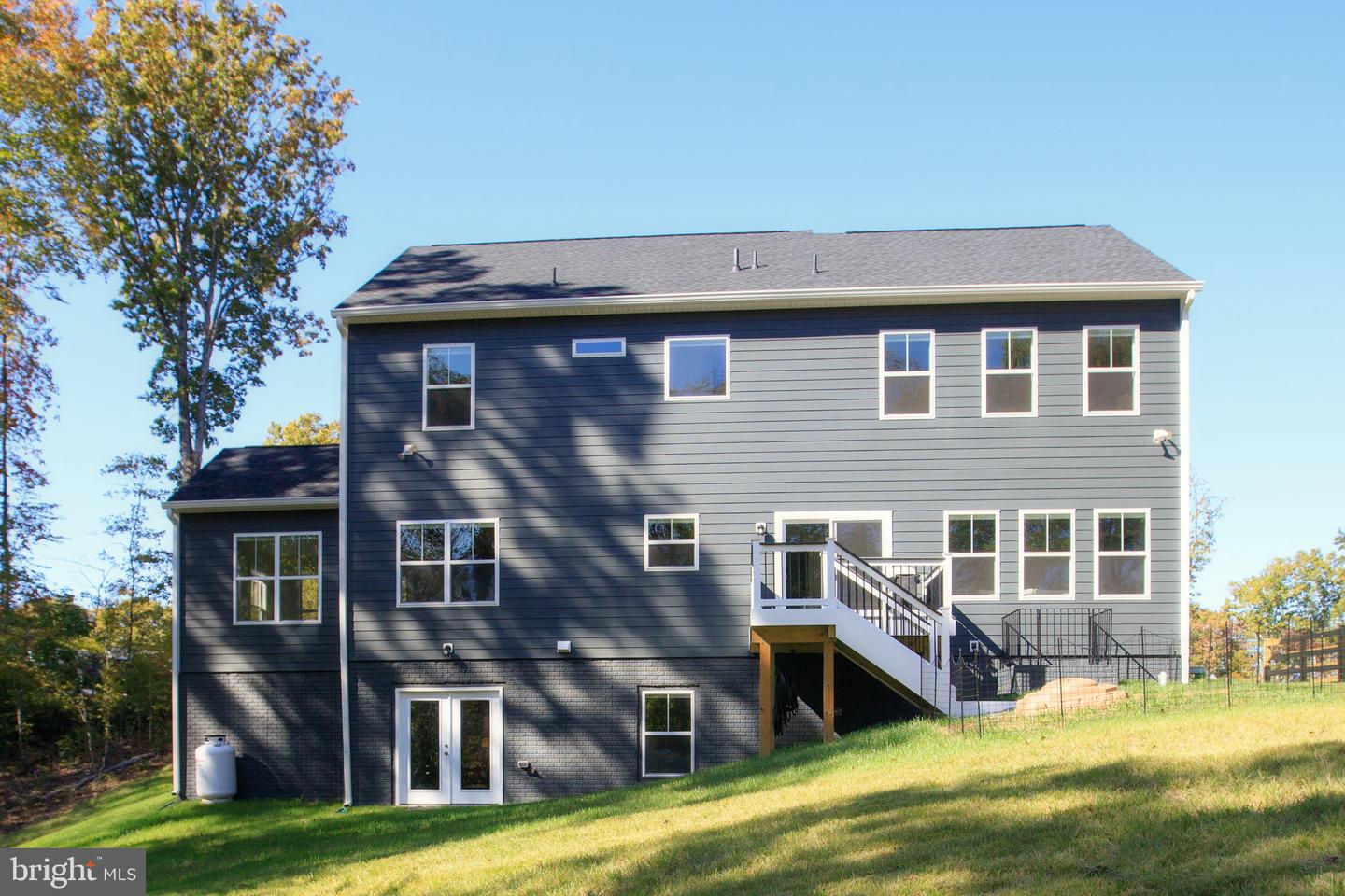 85 Hopewell Dr
