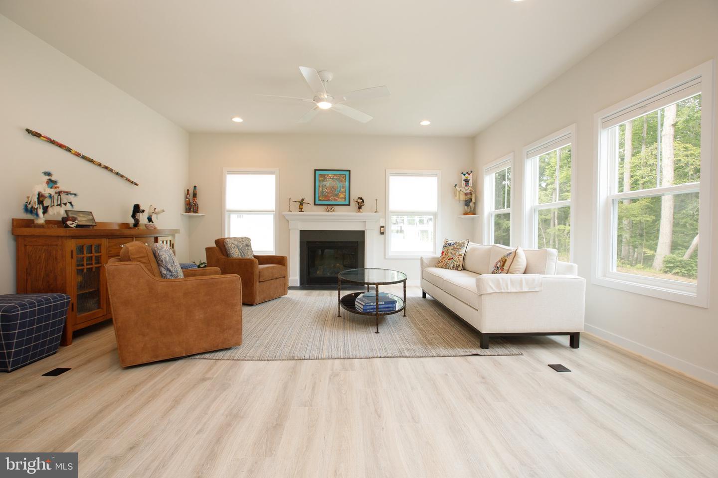 85 Hopewell Dr