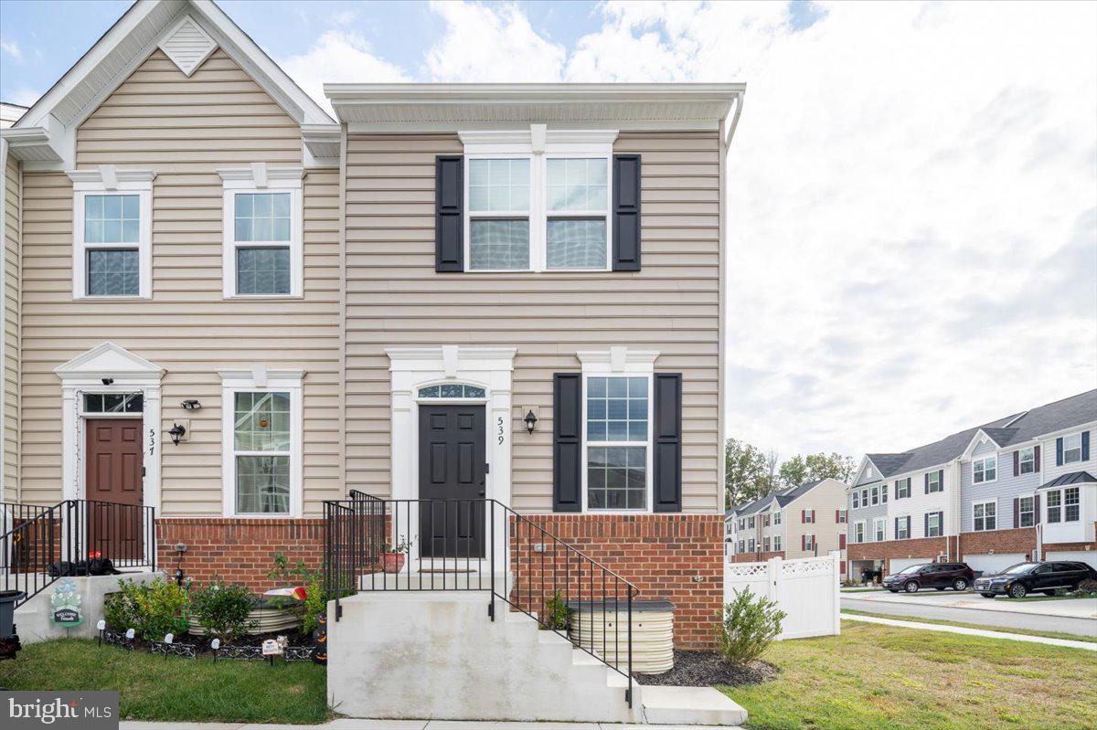 539 River Crest Way