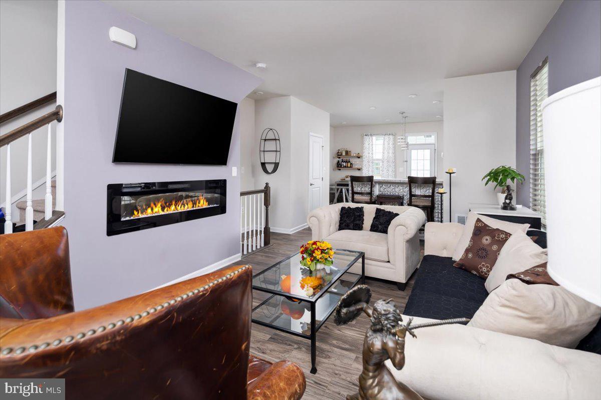 539 River Crest Way