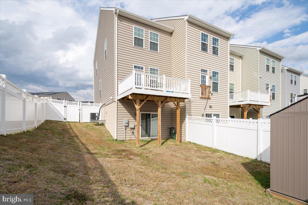 539 River Crest Way