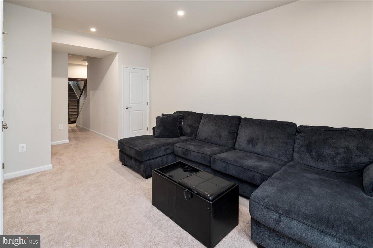 539 River Crest Way