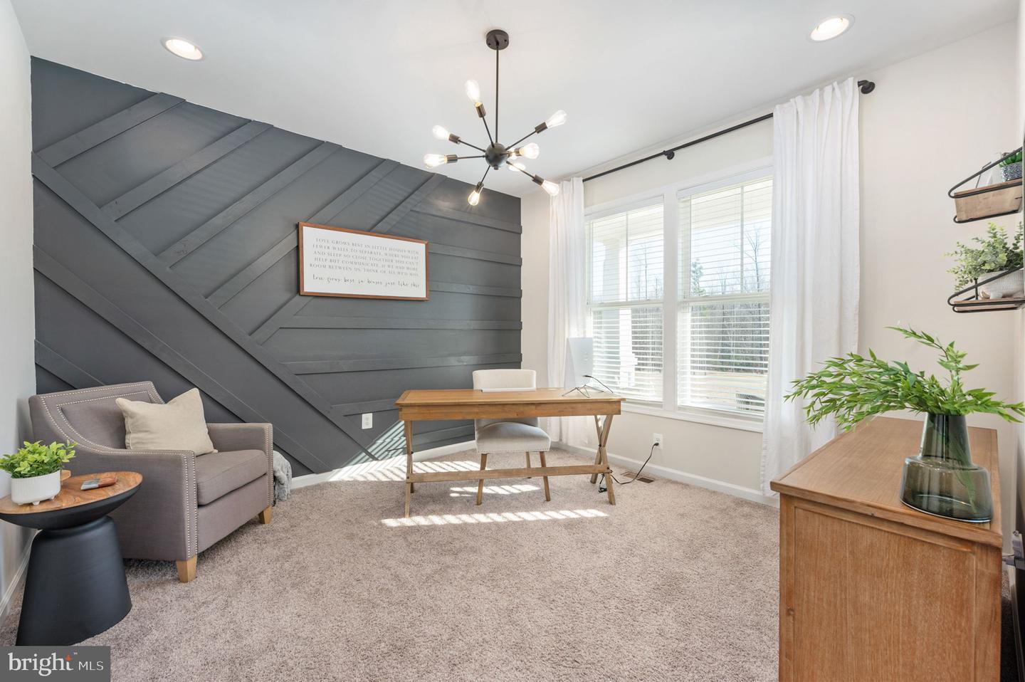 138 Moffett Ln