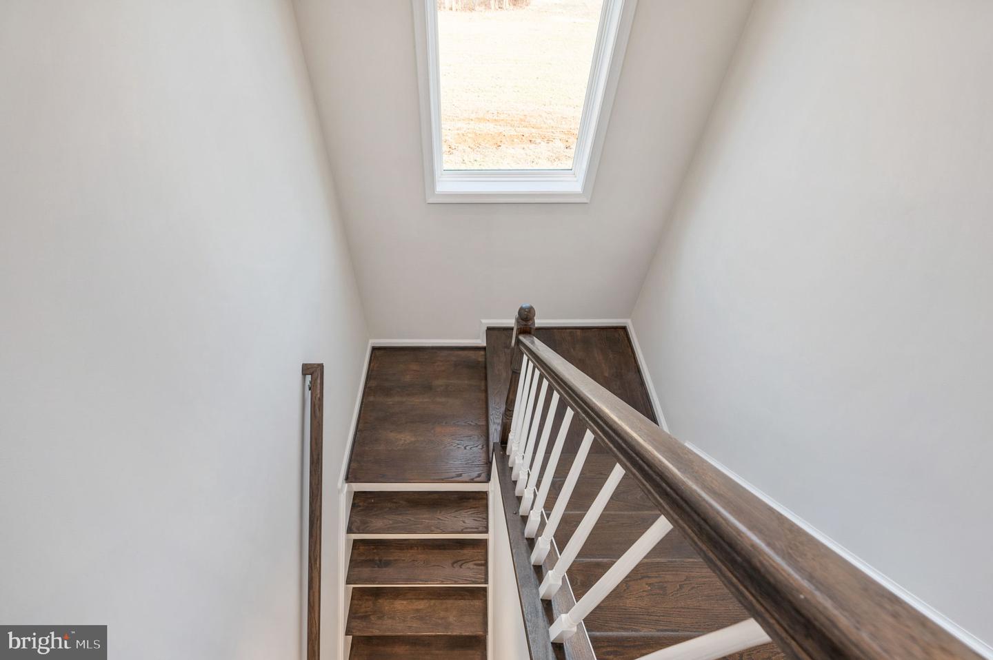 138 Moffett Ln