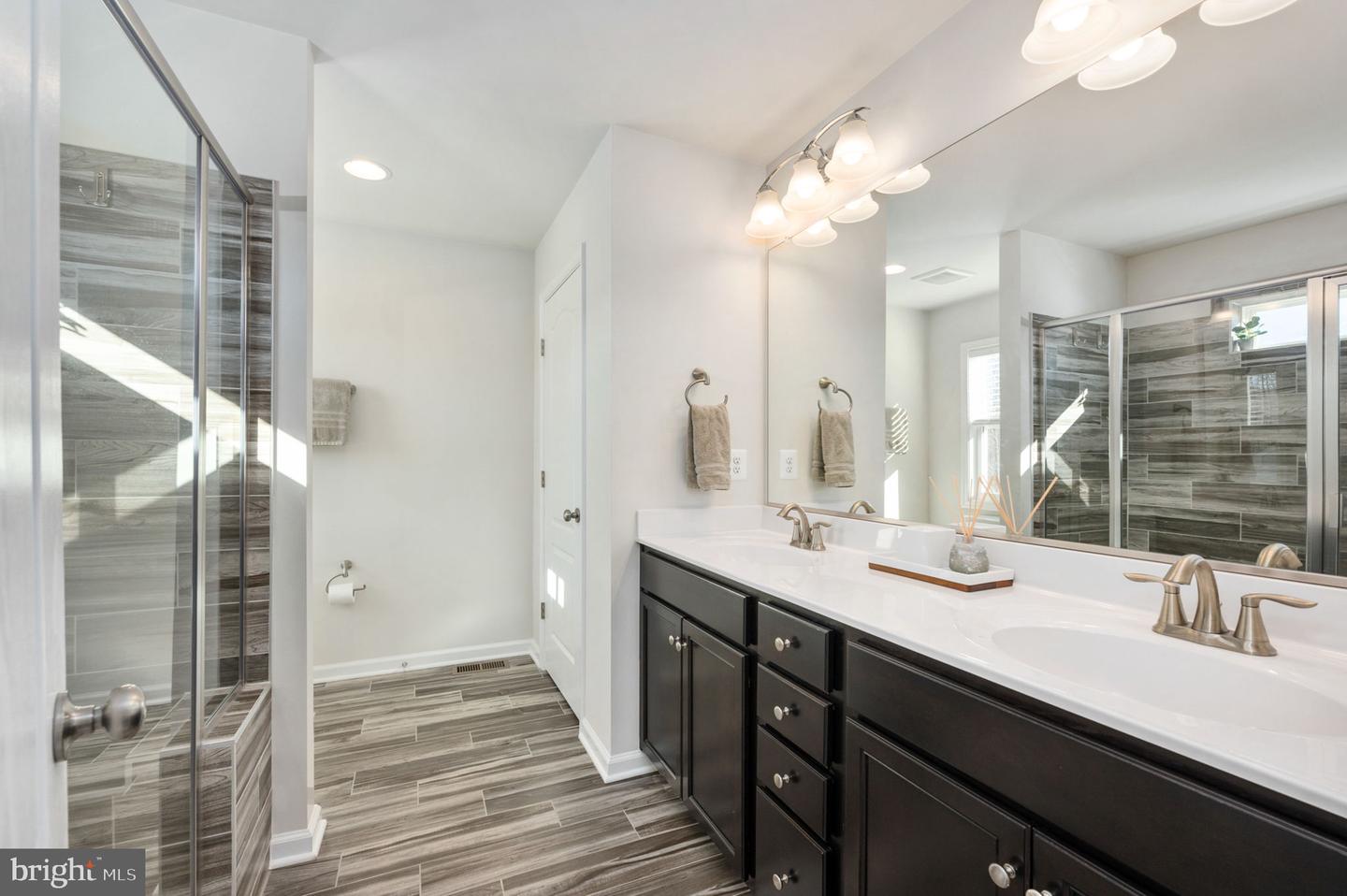 138 Moffett Ln
