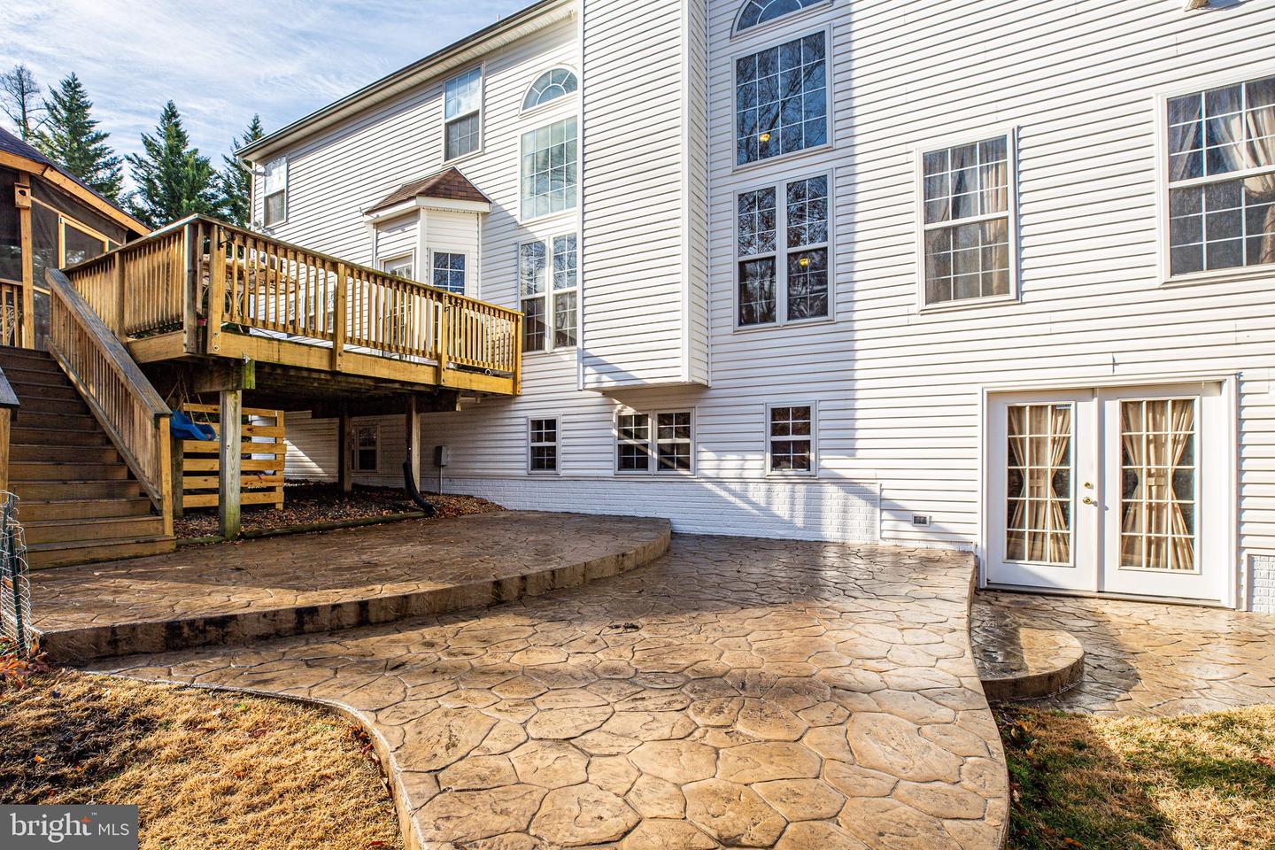 9 Revere Ct