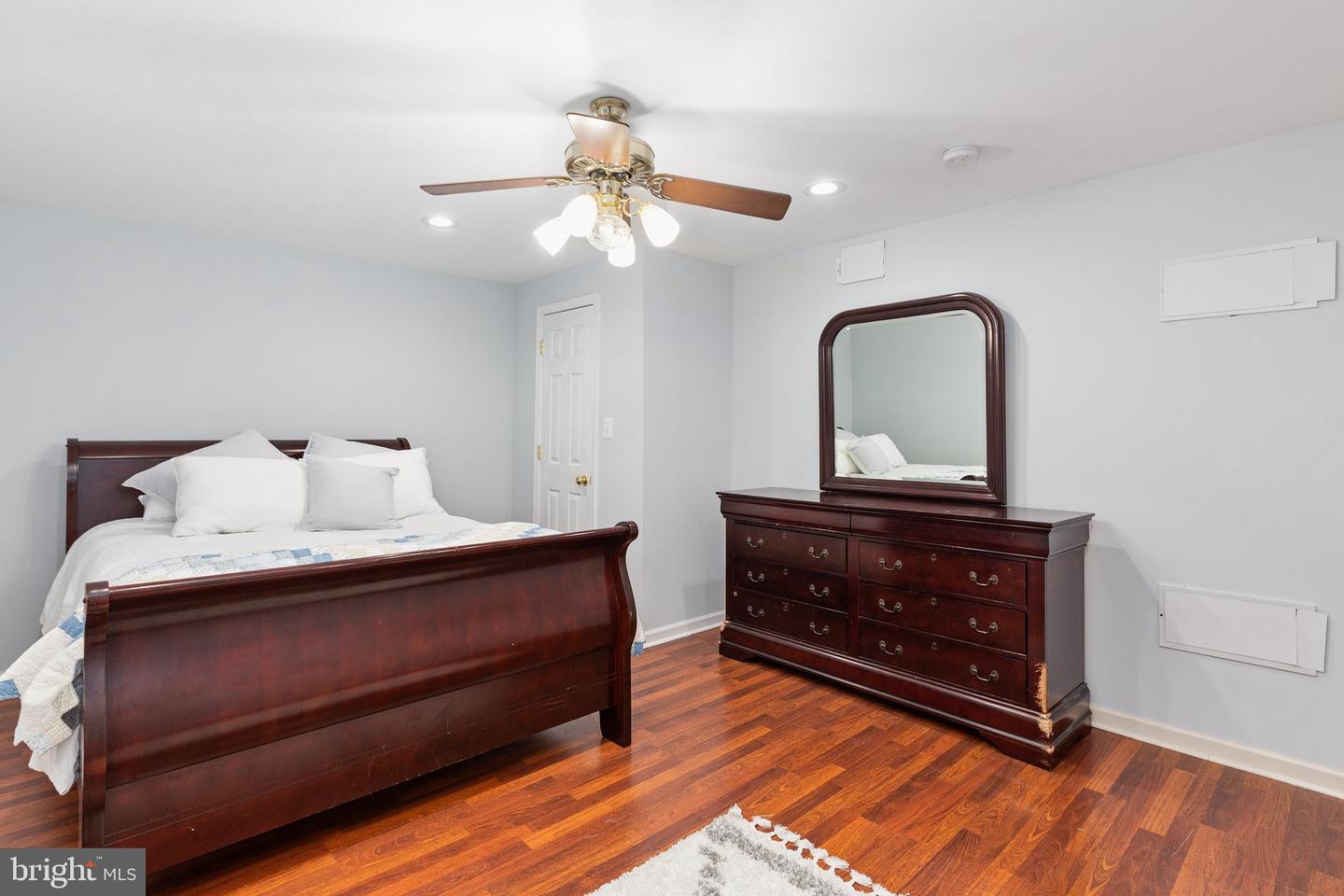 9 Revere Ct
