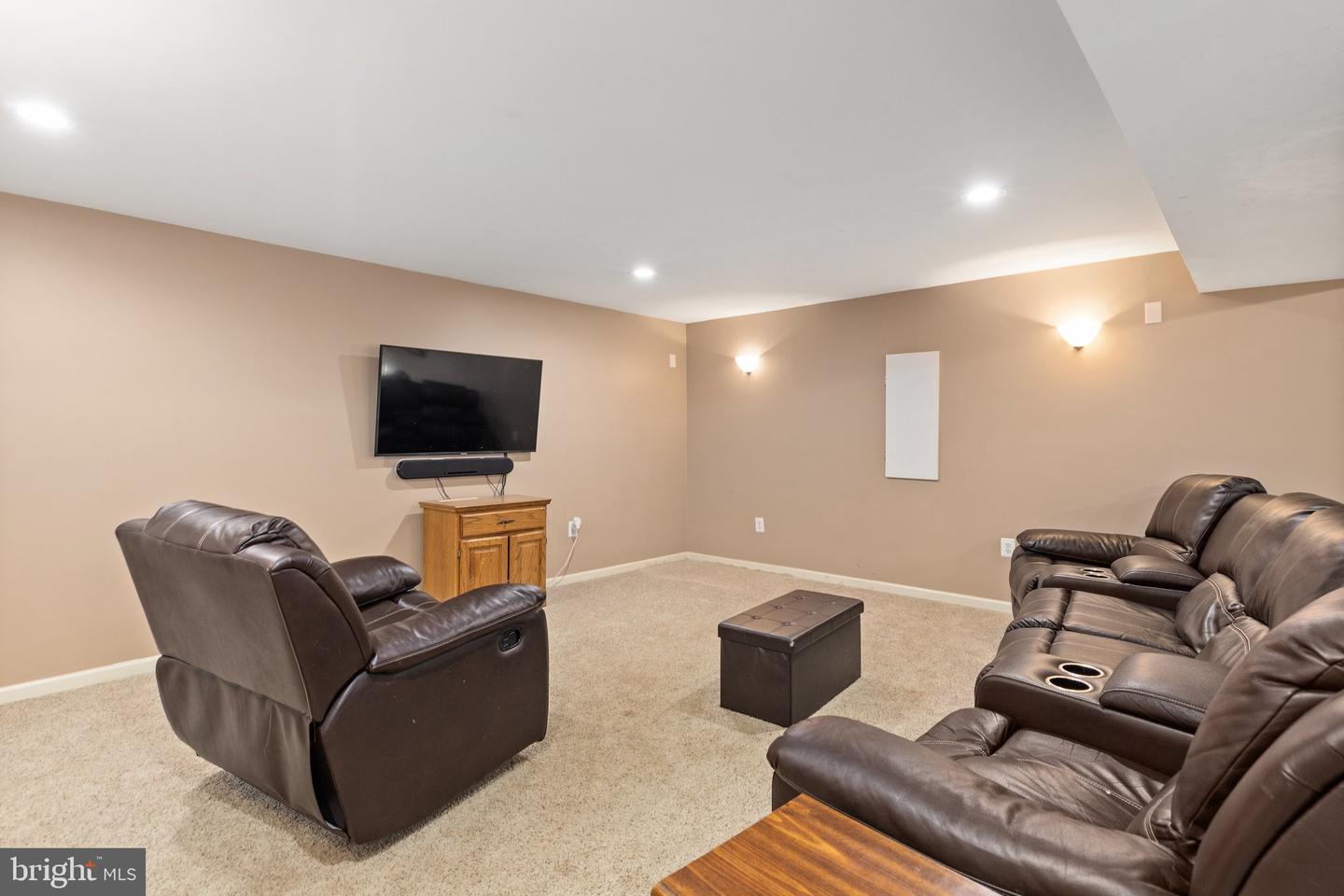 9 Revere Ct