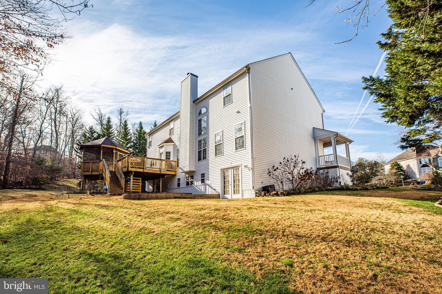 9 Revere Ct