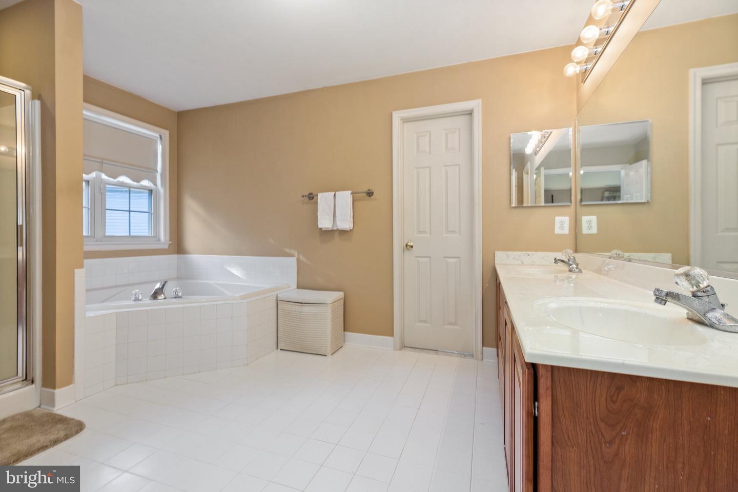 9 Revere Ct