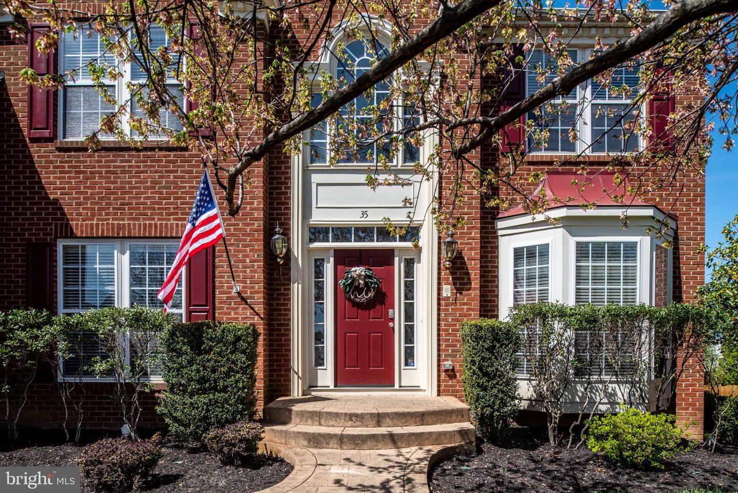 35 Bruce St
