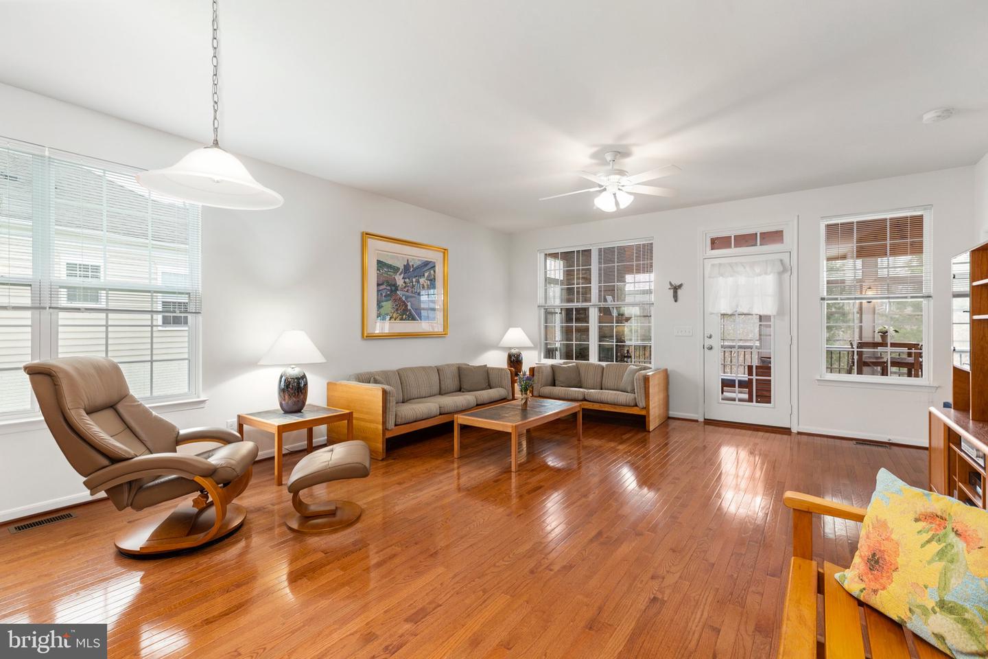 10 Dabney Ct