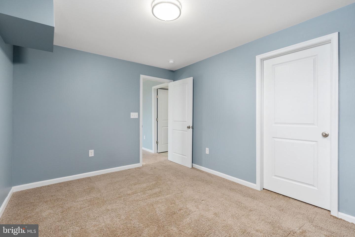 37 Clear Spring Ln