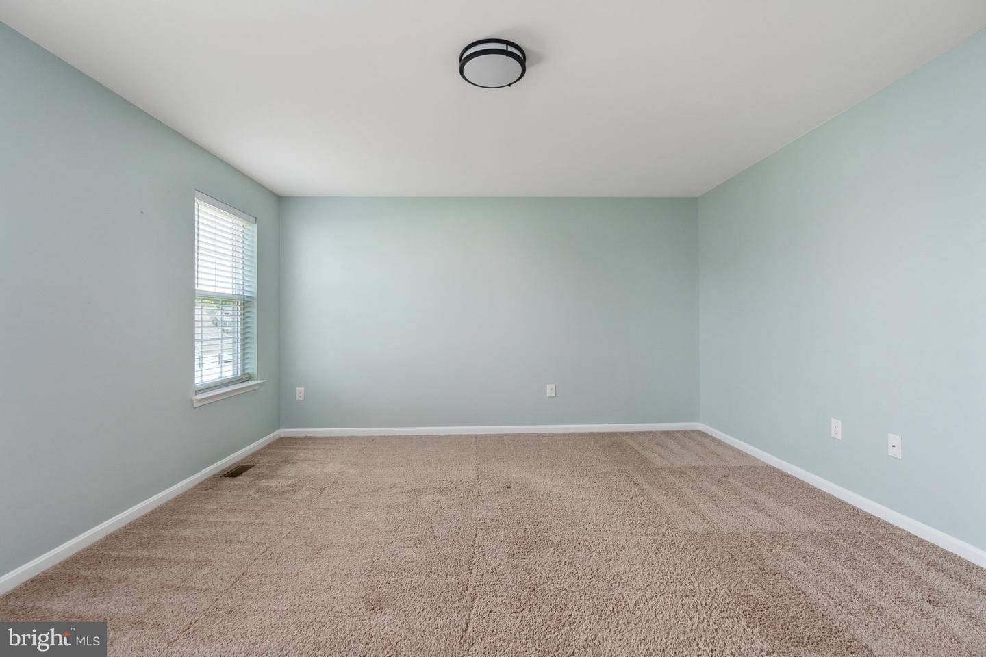 37 Clear Spring Ln