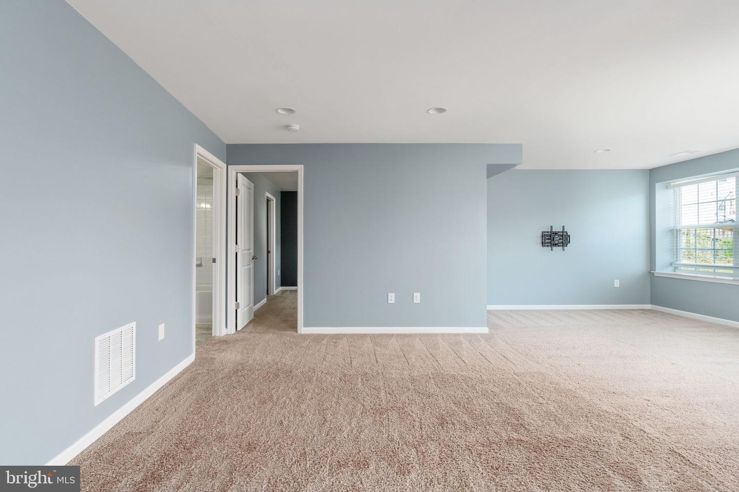 37 Clear Spring Ln