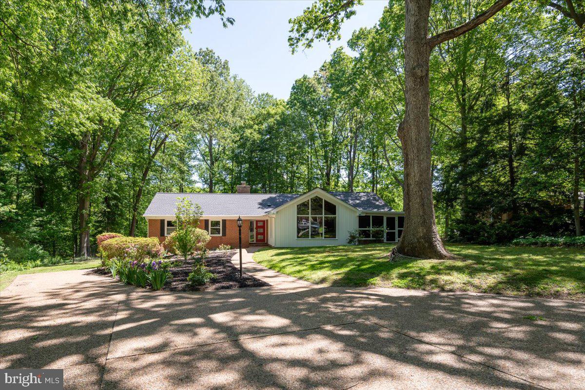 117 Lake Shore Dr