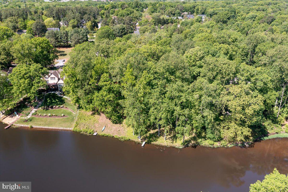 117 Lake Shore Dr
