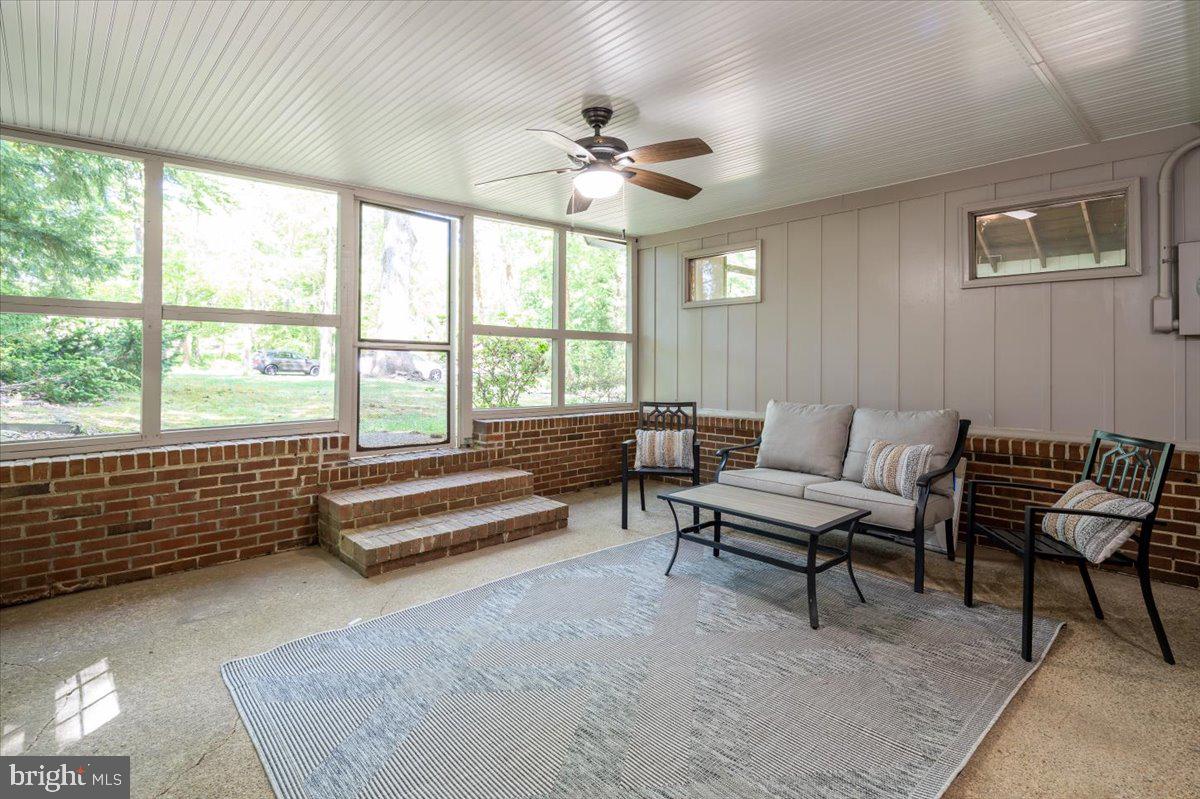117 Lake Shore Dr