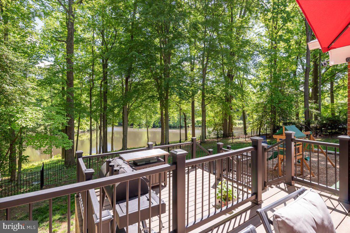 117 Lake Shore Dr