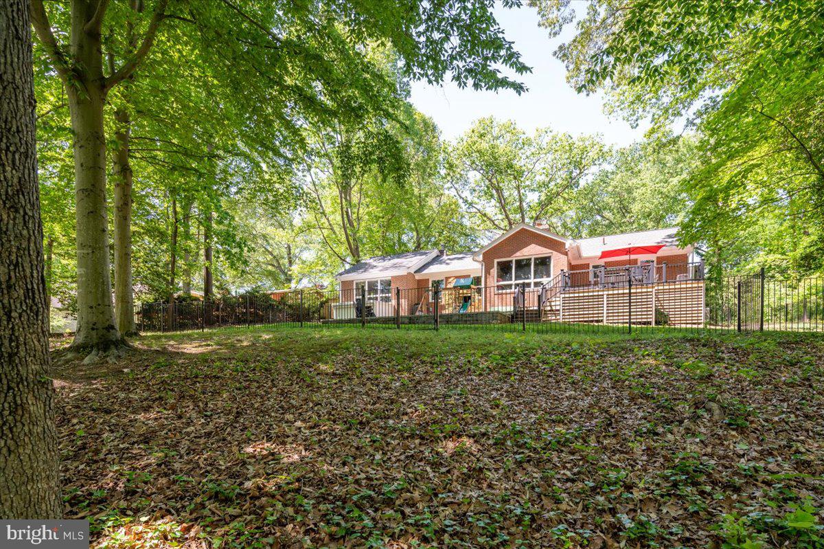 117 Lake Shore Dr