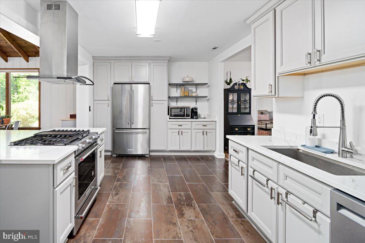 117 Lake Shore Dr