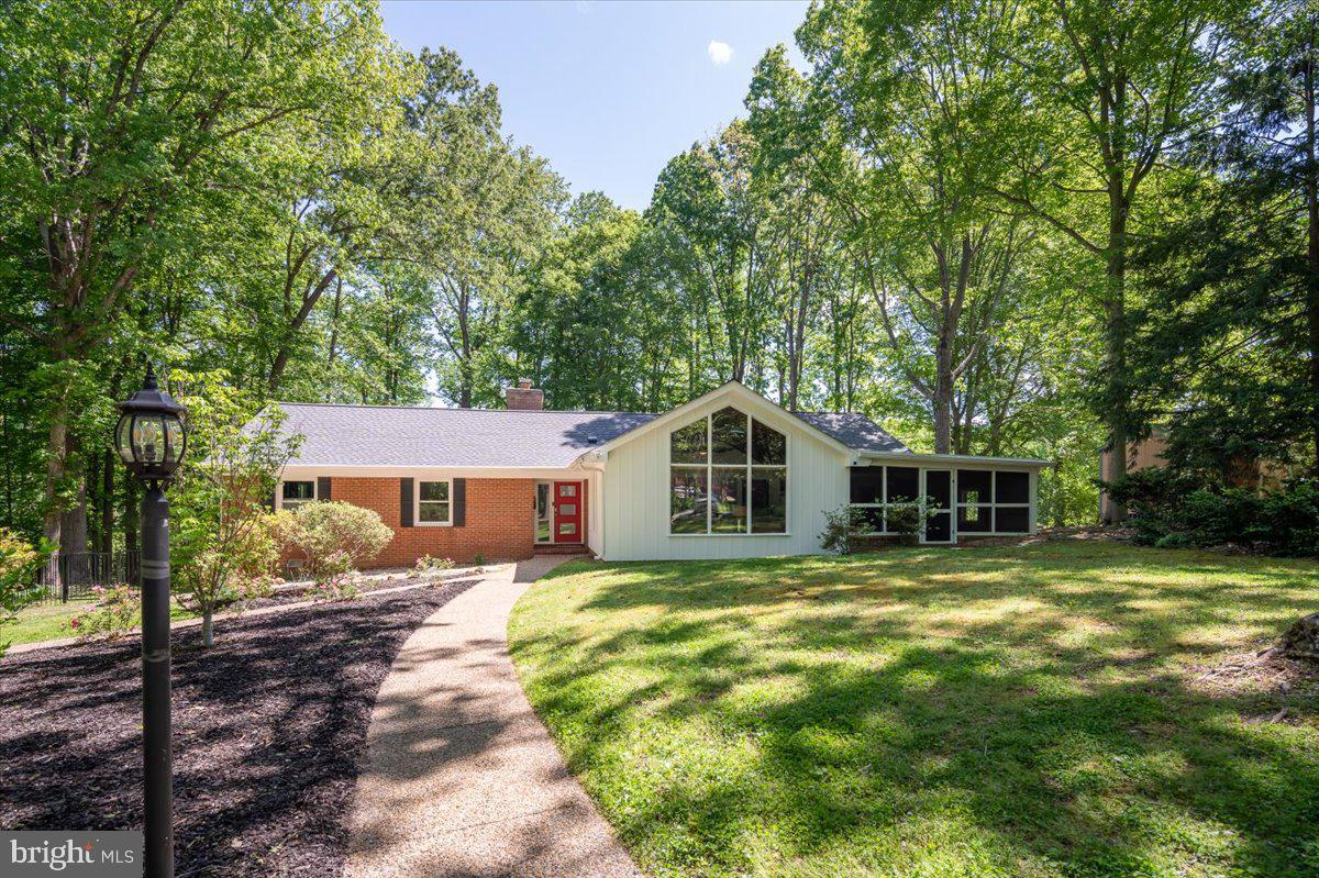 117 Lake Shore Dr