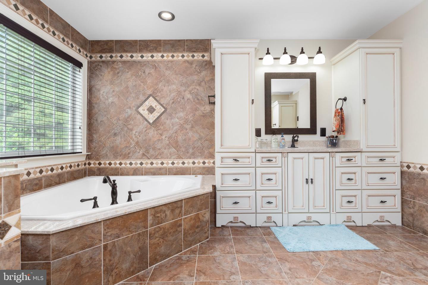 3 Cattail Ct