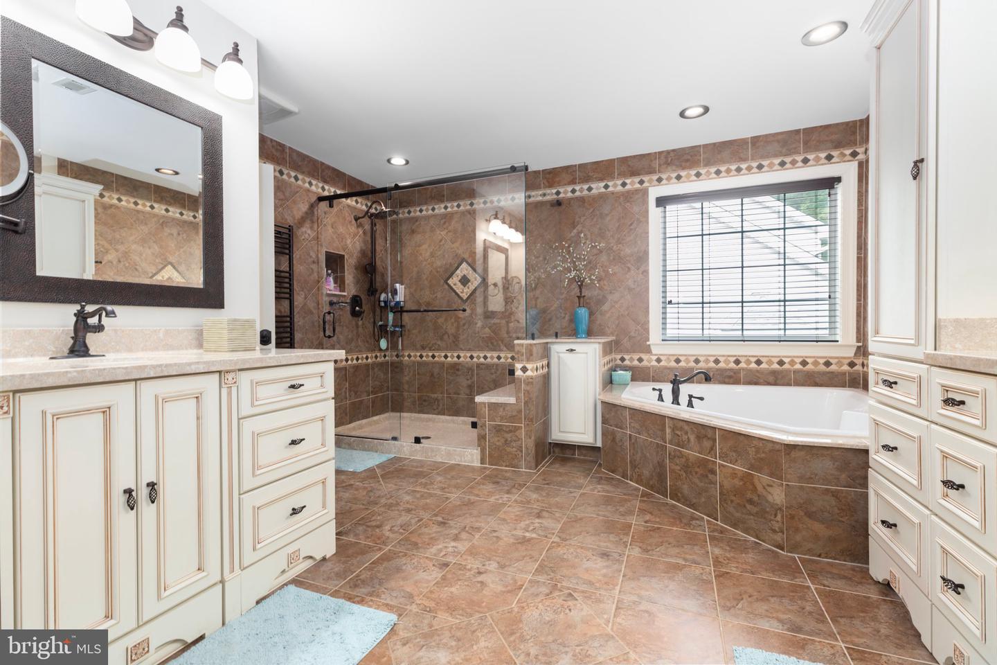 3 Cattail Ct