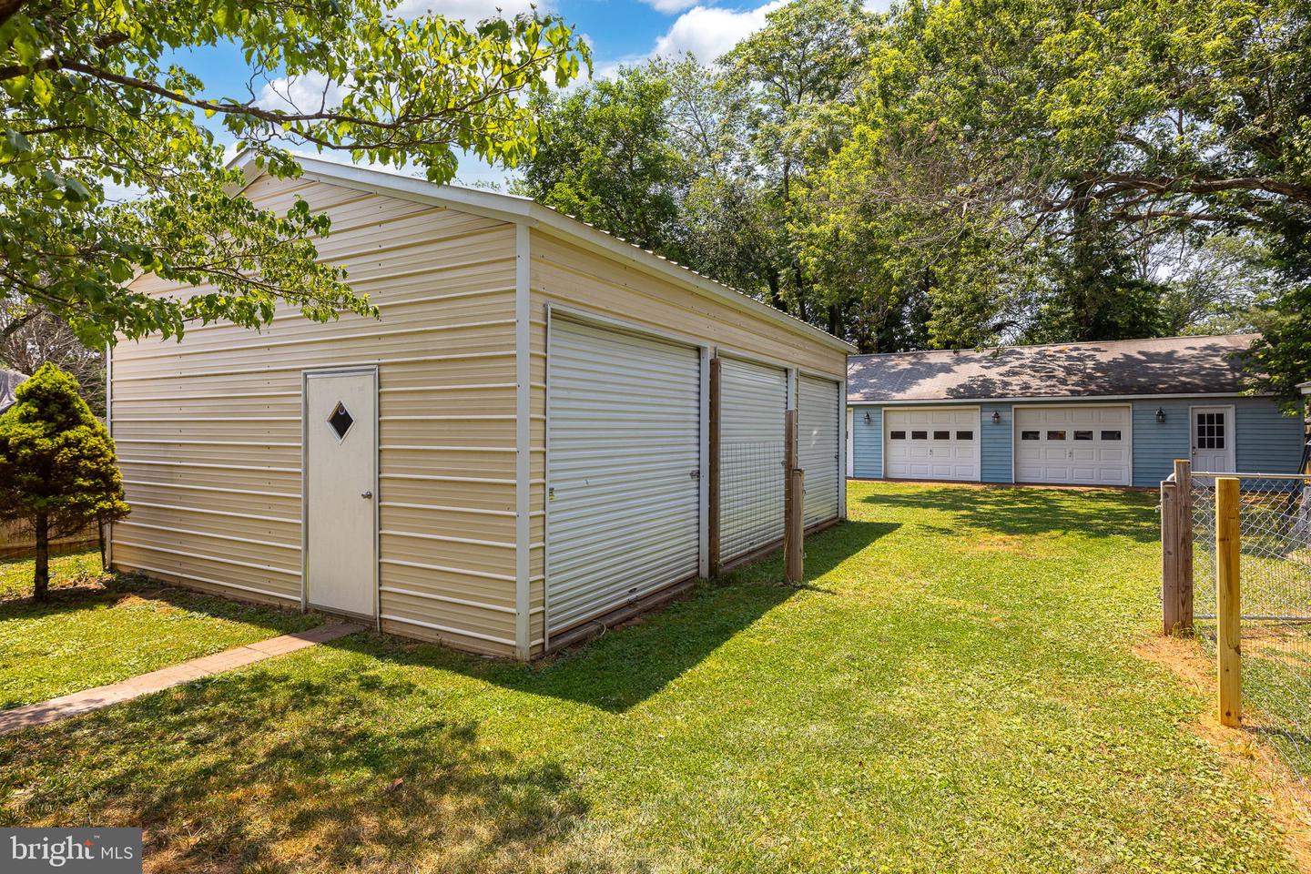 124 Greenway St