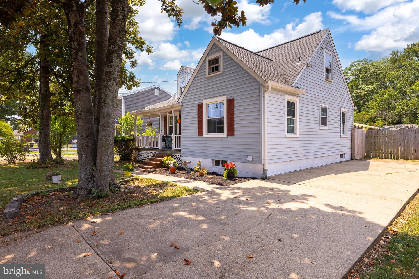 124 Greenway St