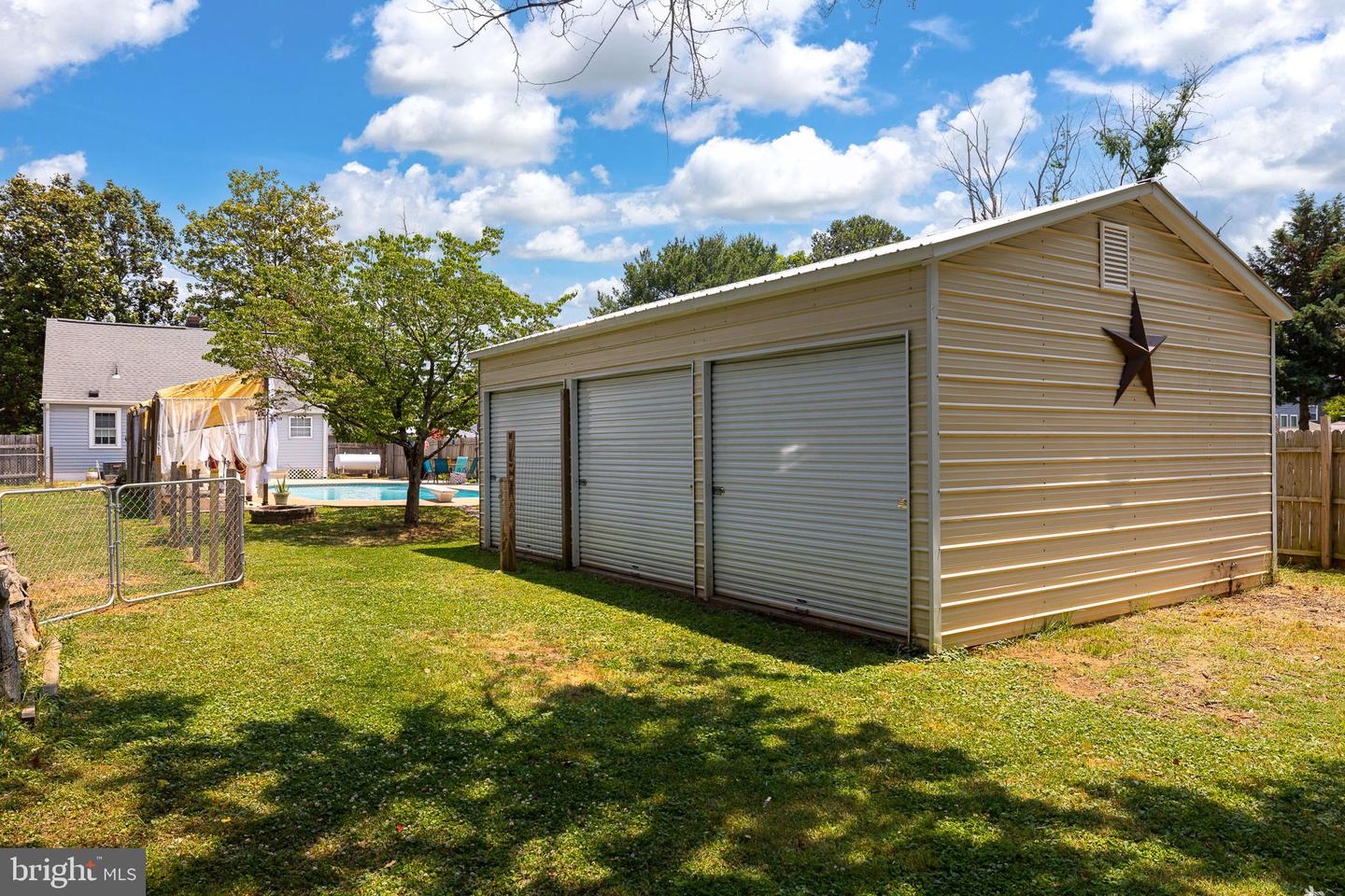 124 Greenway St