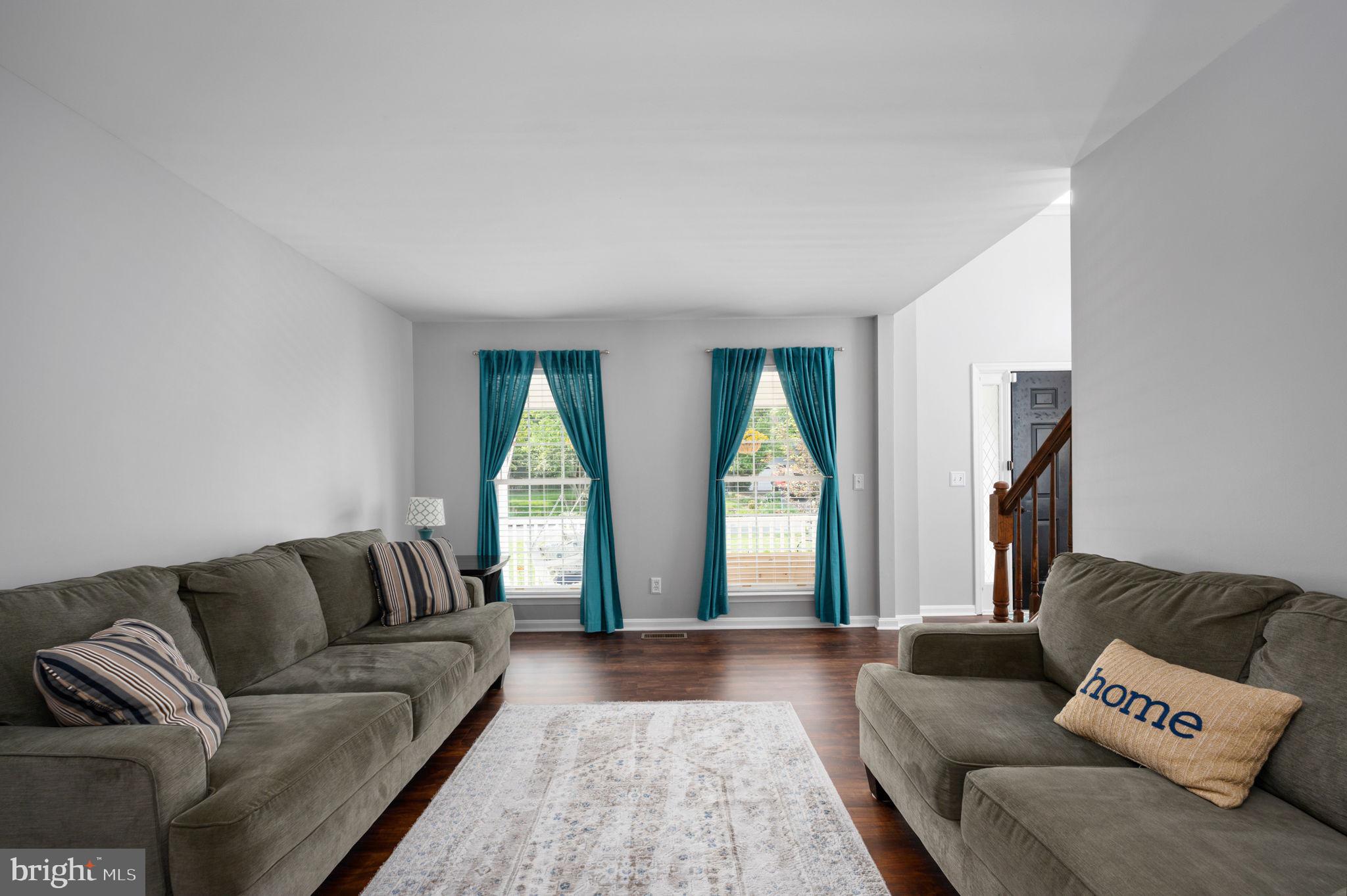 2 Newport Ct