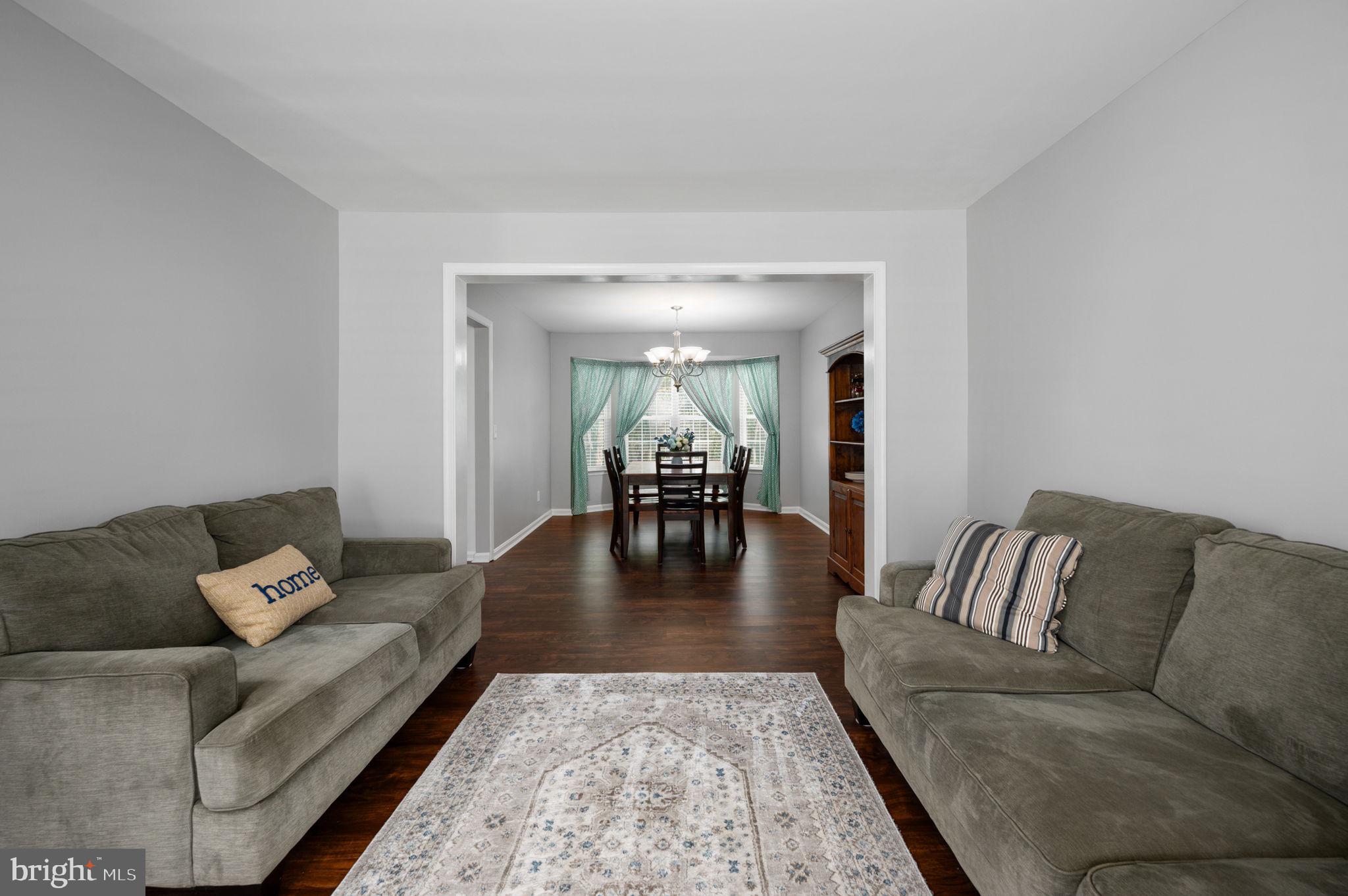 2 Newport Ct