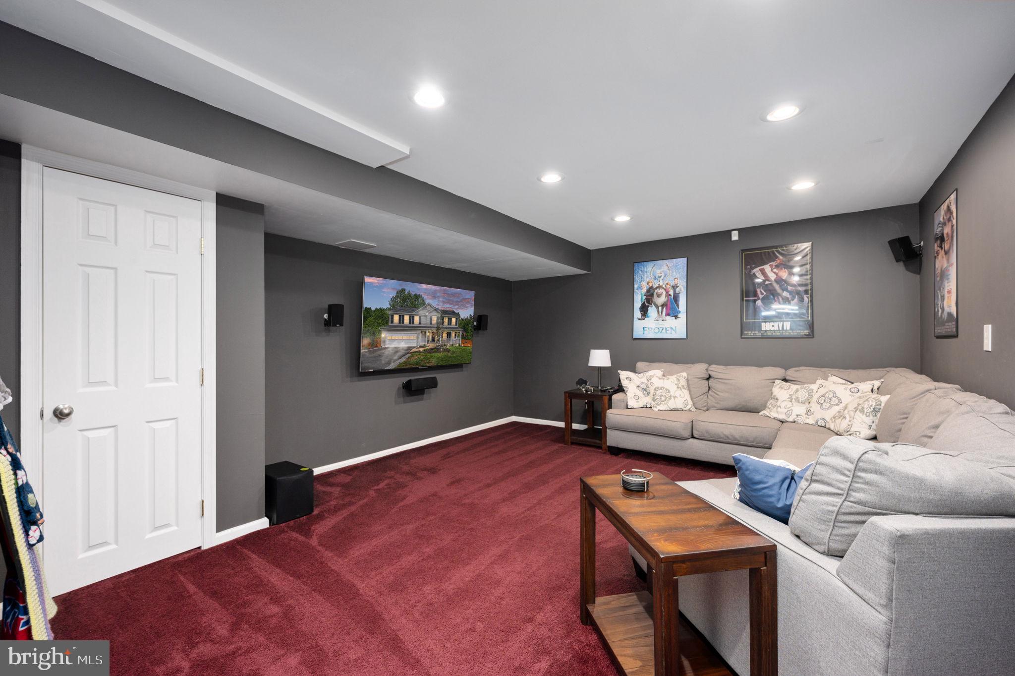 2 Newport Ct