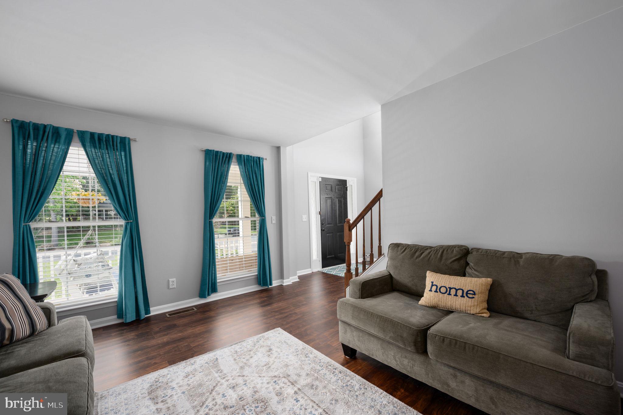 2 Newport Ct