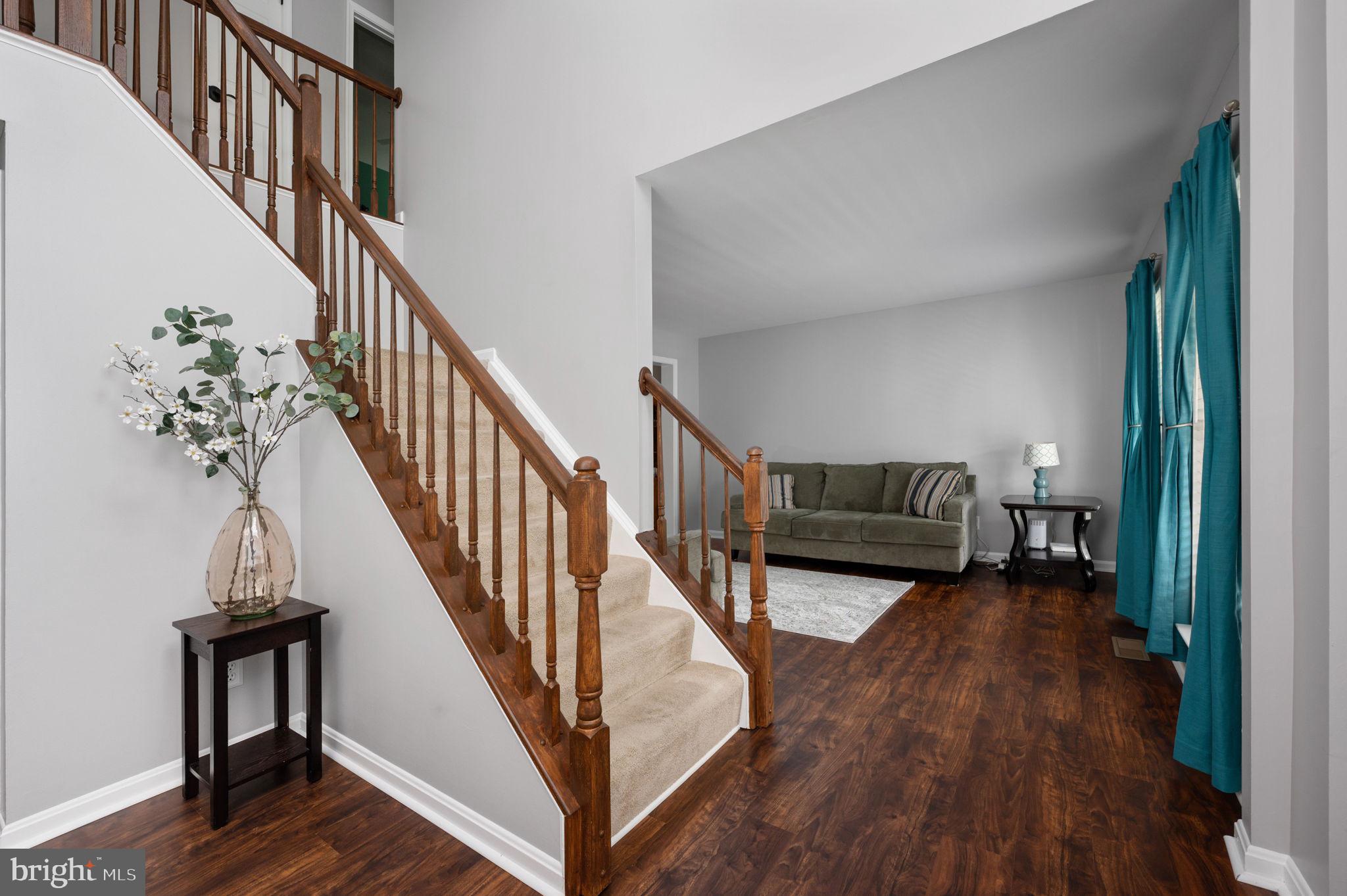 2 Newport Ct
