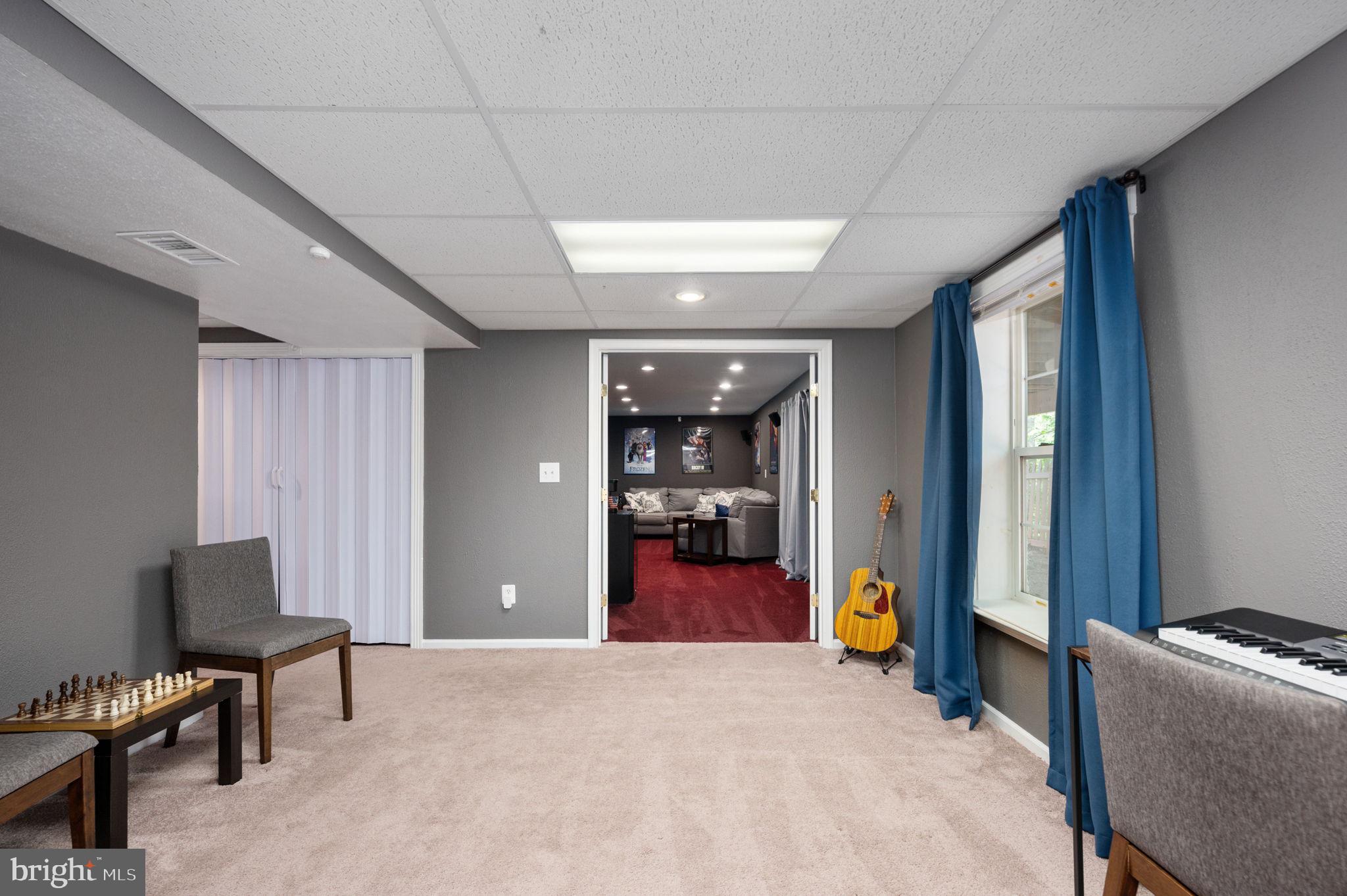 2 Newport Ct
