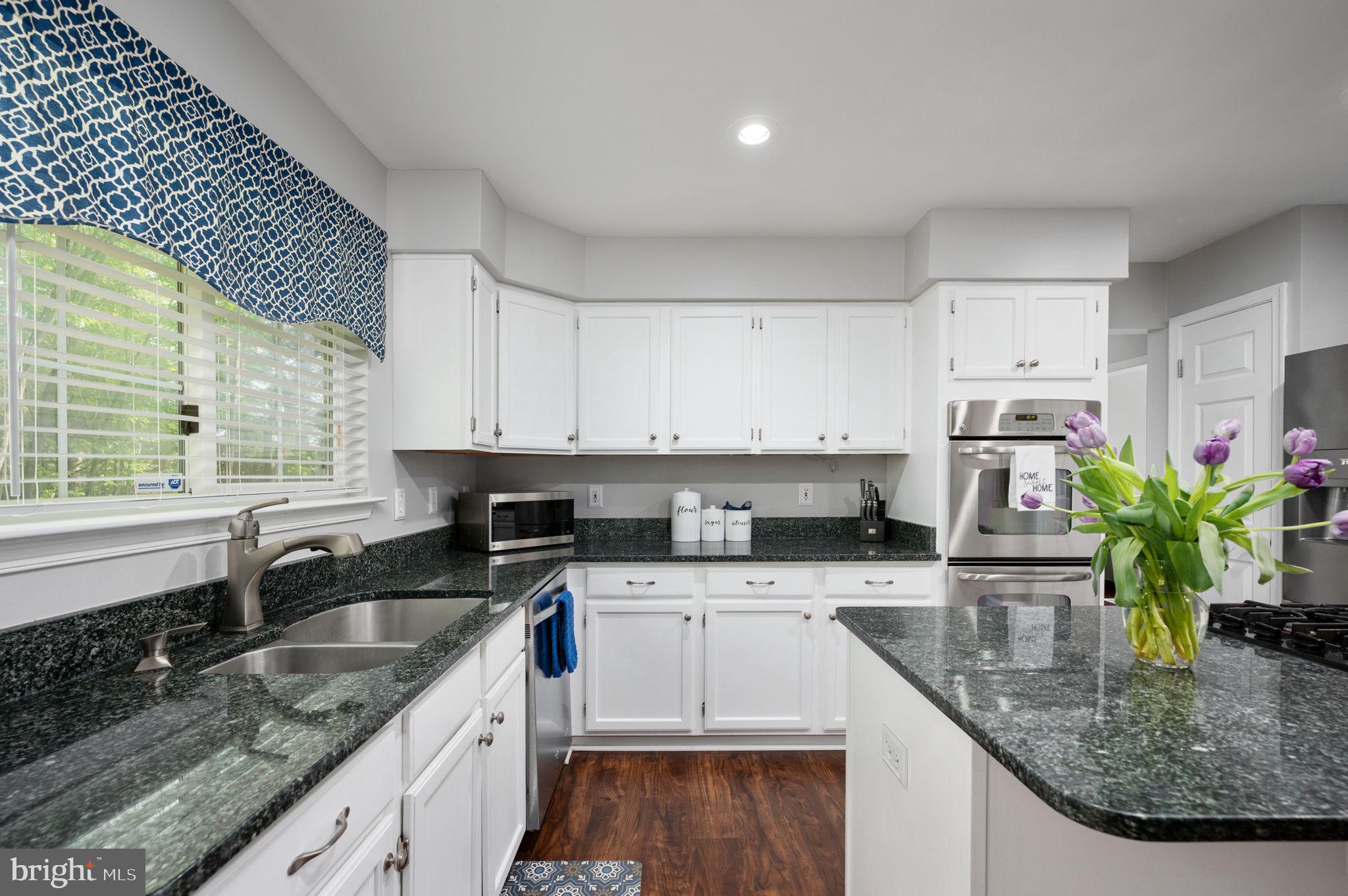 2 Newport Ct
