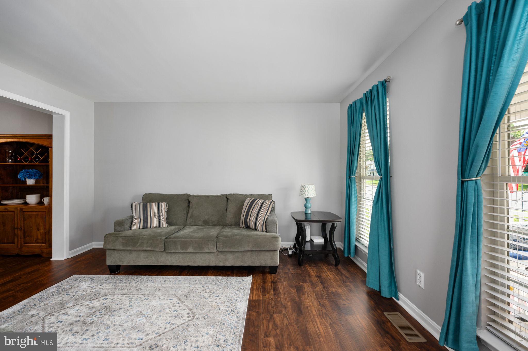 2 Newport Ct