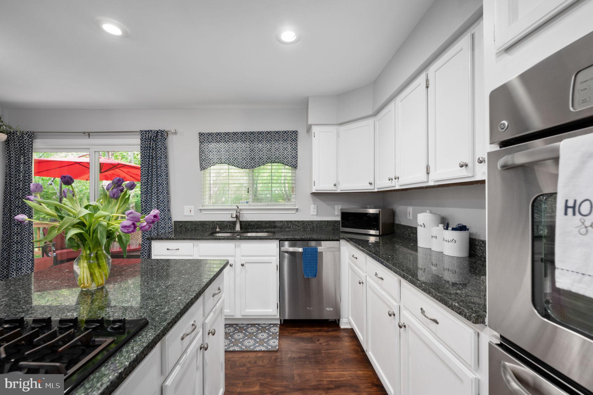 2 Newport Ct