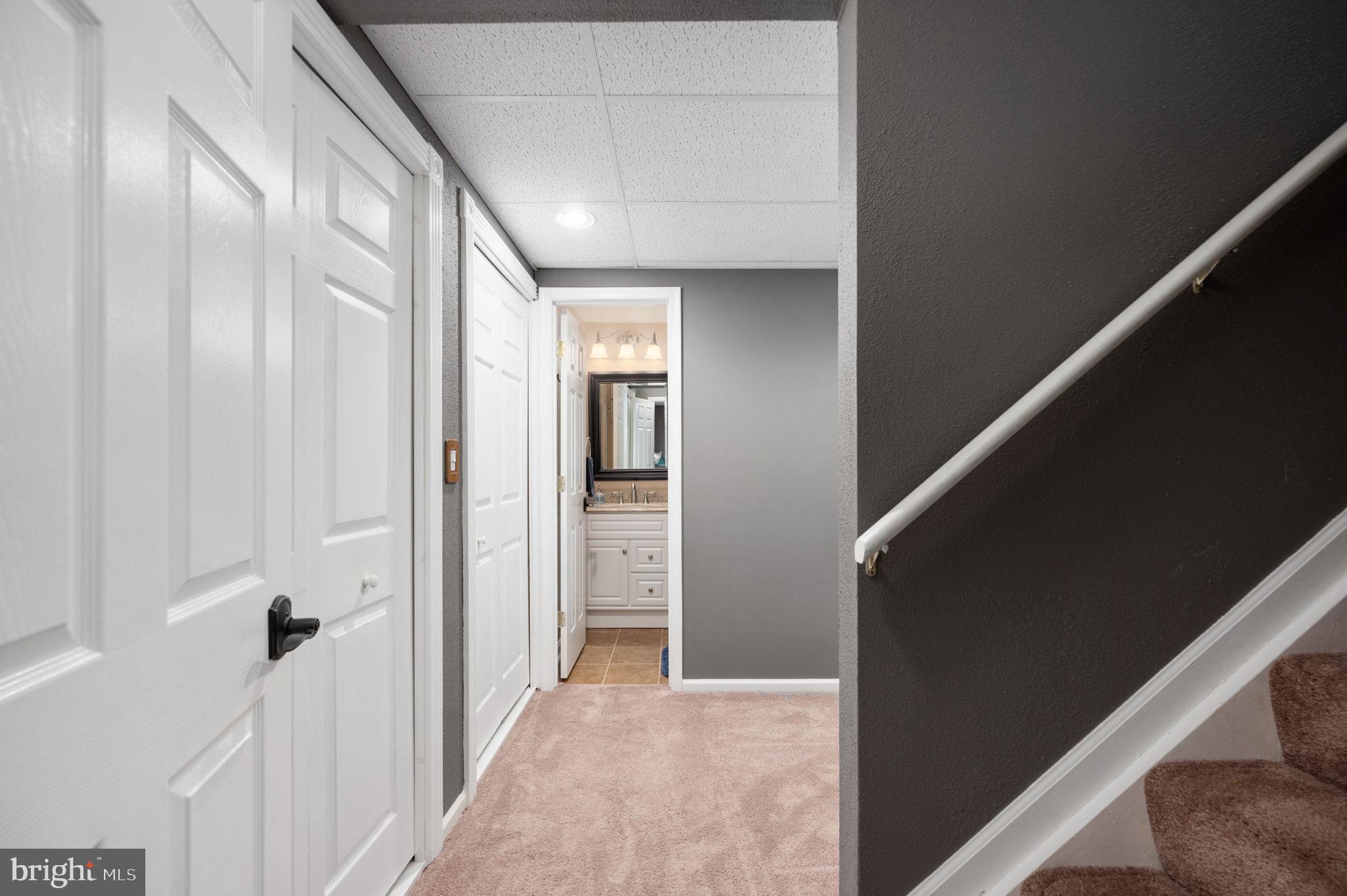 2 Newport Ct