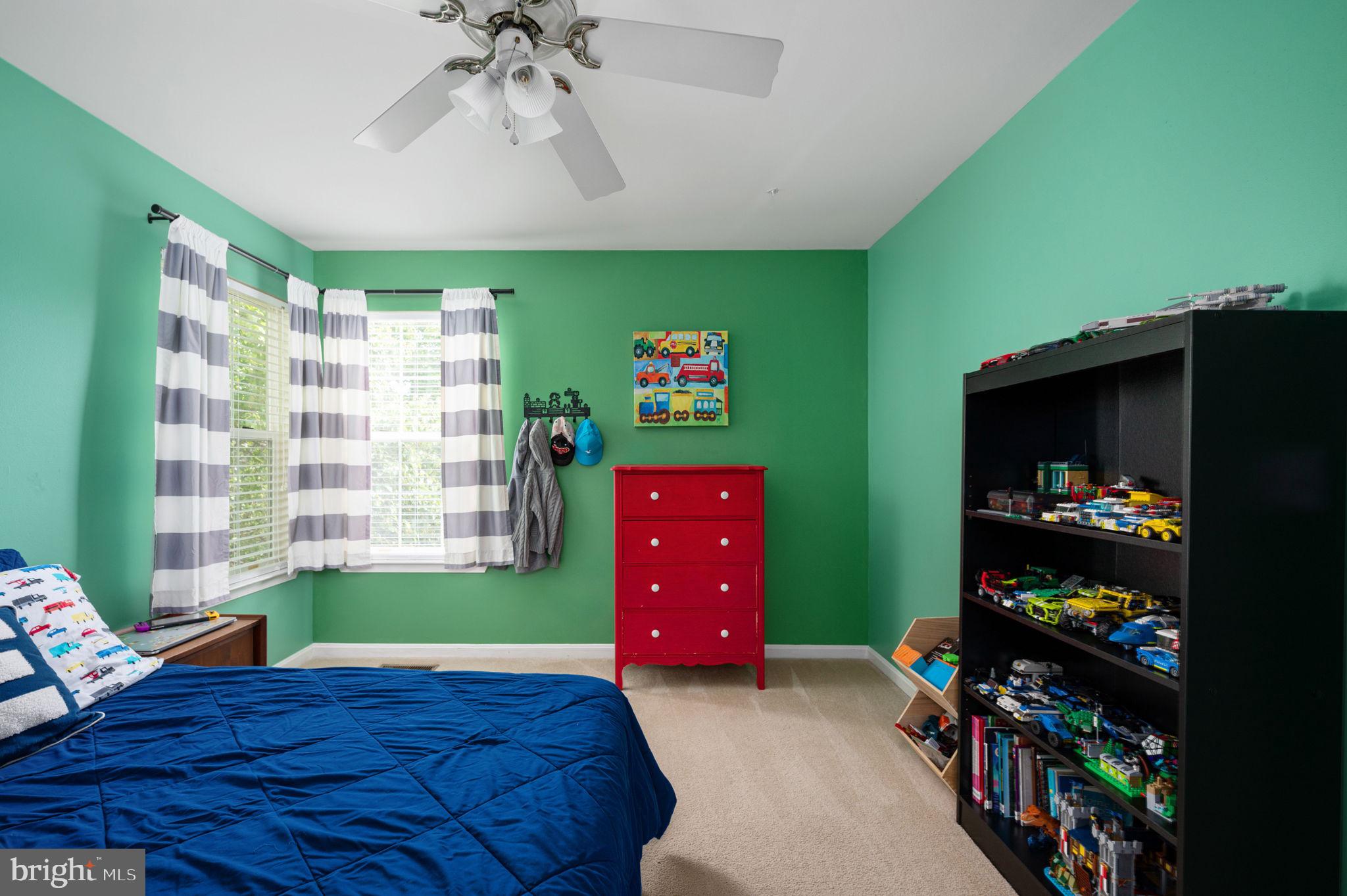 2 Newport Ct