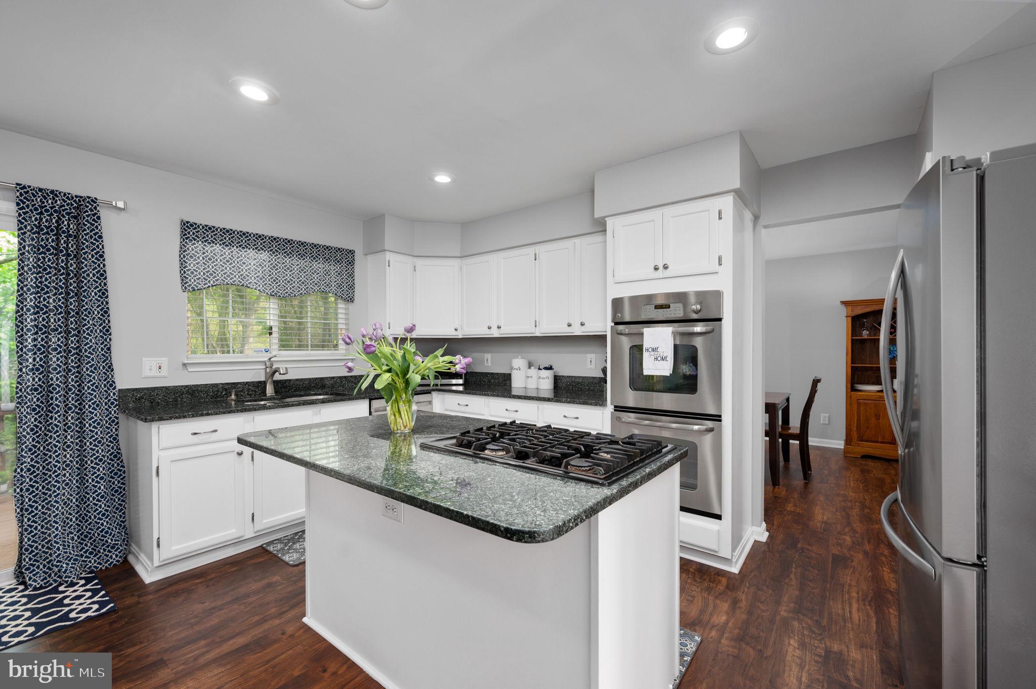 2 Newport Ct