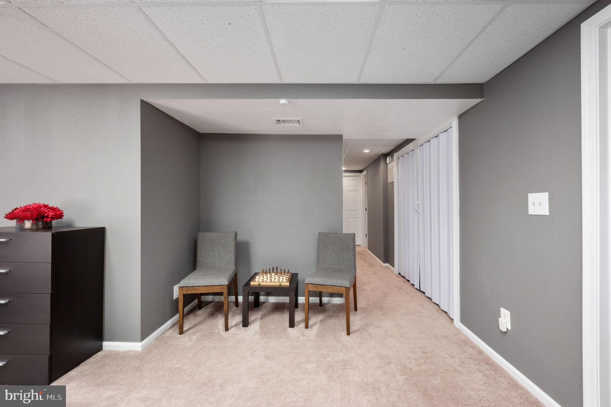 2 Newport Ct