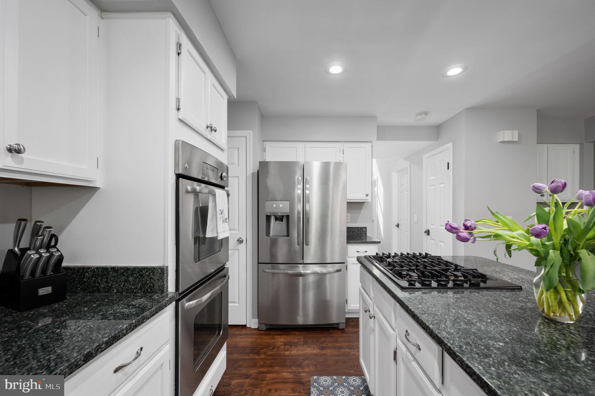 2 Newport Ct